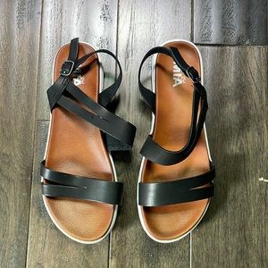Comfy black MIA sandals